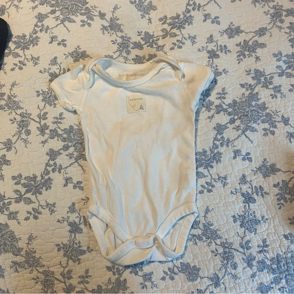 Burt’s Bees Baby Organic Cotton Baby Clothes Bundle - Picture 4 of 11